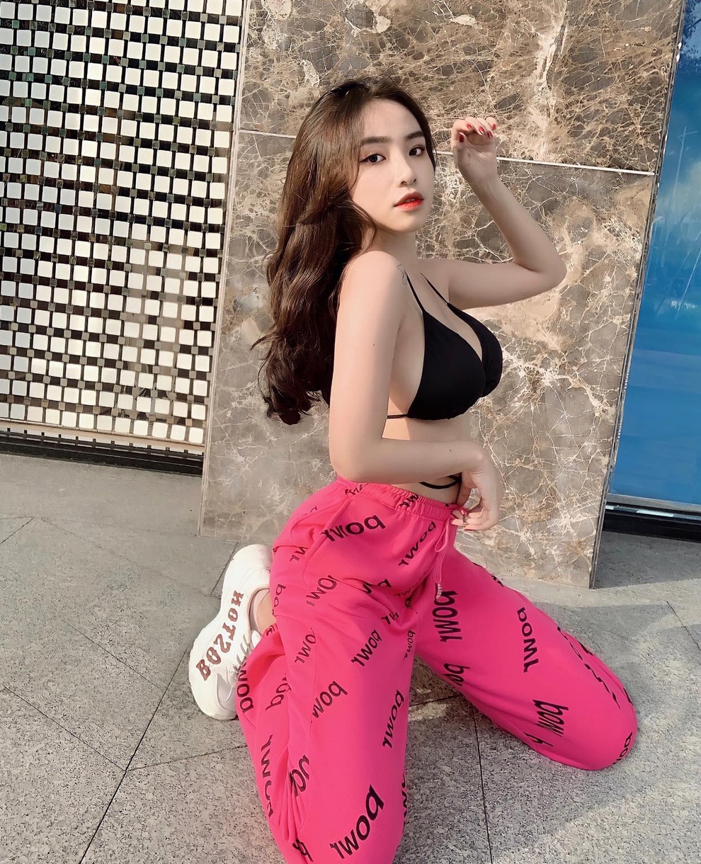 Chuộng đồ gợi cảm, nữ sinh ĐH Kinh tế khoe vóc dáng chuẩn từng centimet - 5 Chuộng đồ gợi cảm, nữ sinh ĐH Kinh tế khoe vóc dáng chuẩn từng centimet - 5
