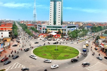 Bên hồ sen nhớ Bác