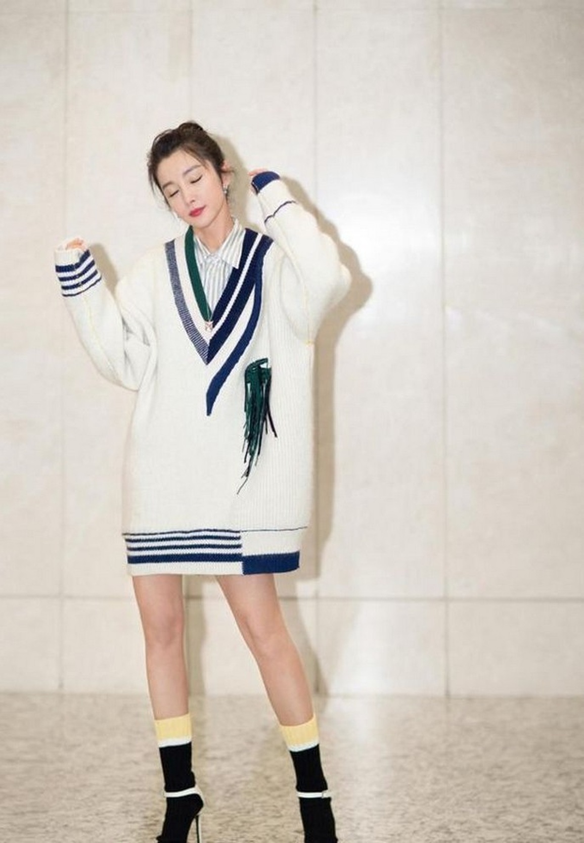 Bất ngờ trước nhan sắc thật của Lý Băng Băng trong ảnh chưa chỉnh sửa - 11 Bất ngờ trước nhan sắc thật của Lý Băng Băng trong ảnh chưa chỉnh sửa - 11