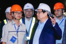 Thủ tướng đề nghị Hòa Phát nghiên cứu sản xuất ray đường sắt tốc độ cao