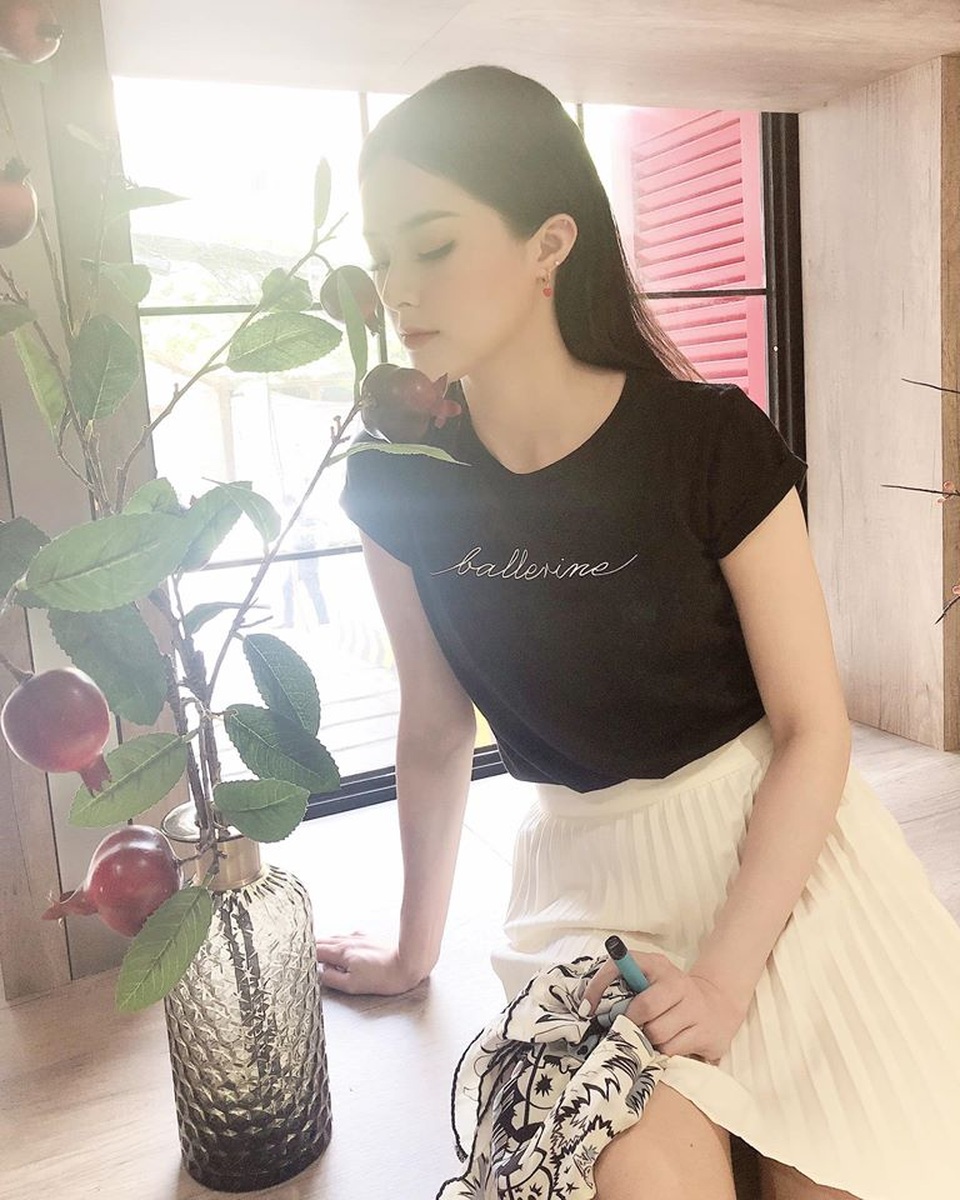 Hạ Vi tuyệt giao, không muốn bị gọi là “bạn gái cũ của Cường Đôla” - 3 Hạ Vi tuyệt giao, không muốn bị gọi là “bạn gái cũ của Cường Đôla” - 3