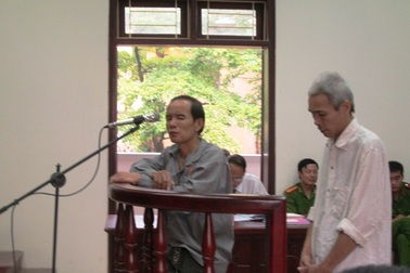 Giết anh vợ dã man vì tranh chấp đất đai