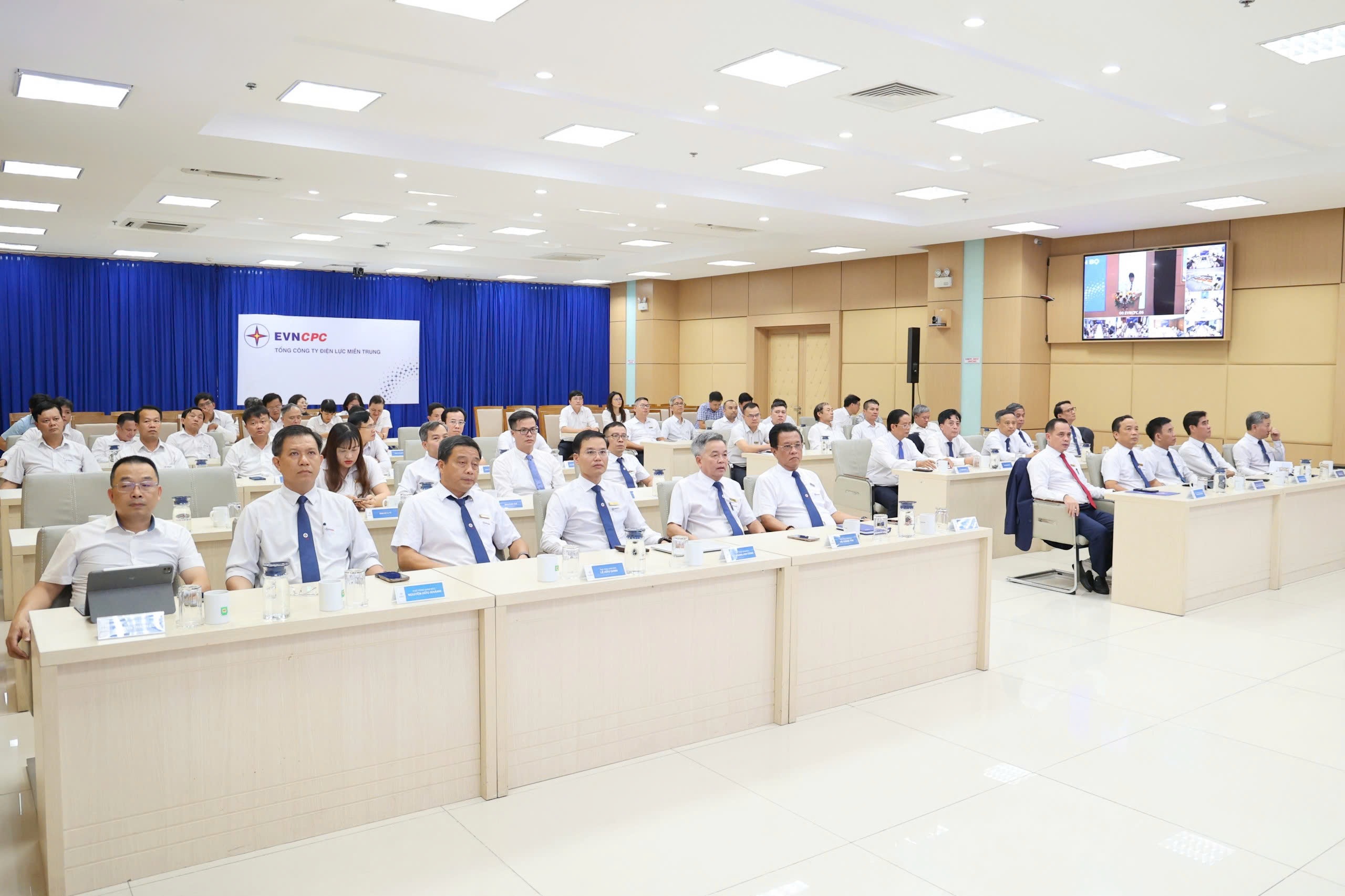 EVNCPC công bố quyết định thành lập 6 công ty điện lực sau sáp nhập - 2