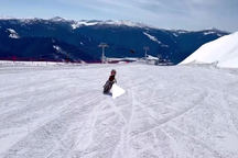 Clip "bé gái 4 tuổi trượt tuyết điêu luyện" nổi bật tuần qua