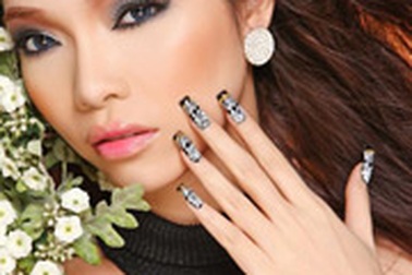 “Chân dài gợi cảm” Quách An An làm live show