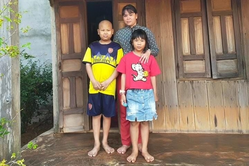 Chàng trai mắc bệnh hiểm nghèo: Con chết mẹ không có tiền mua quan tài đâu - 1 Chàng trai mắc bệnh hiểm nghèo: Con chết mẹ không có tiền mua quan tài đâu - 1