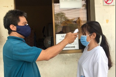 Trường đại học trang bị "súng" đo thân nhiệt và lên kế hoạch đối phó virus corona