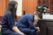 Nguyễn Kim Trung Thái đồng ý để người tình nhốt con vào chuồng chó