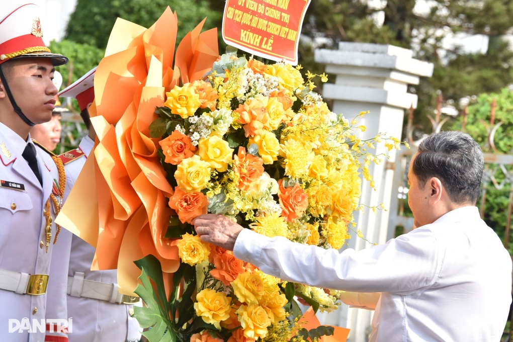 Chủ tịch Quốc hội Trần Thanh Mẫn thăm di tích Dinh quận Hóc Môn ở TPHCM - 2 Chủ tịch Quốc hội Trần Thanh Mẫn thăm di tích Dinh quận Hóc Môn ở TPHCM - 2