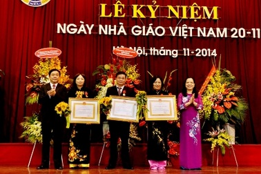 Nhiều nhà giáo được tặng Huân chương Lao động và Bằng khen của Thủ tướng