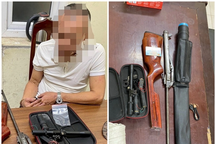 Hà Nội: Cảnh sát 141 phát hiện người đàn ông đi xe máy mang theo súng