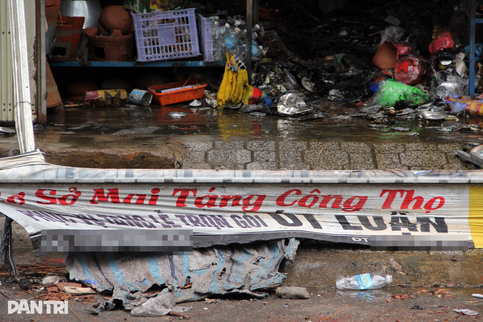 Hiện trường ngôi nhà xảy ra hỏa hoạn khiến 4 người tử vong ở Nha Trang - 3 Hiện trường ngôi nhà xảy ra hỏa hoạn khiến 4 người tử vong ở Nha Trang - 3