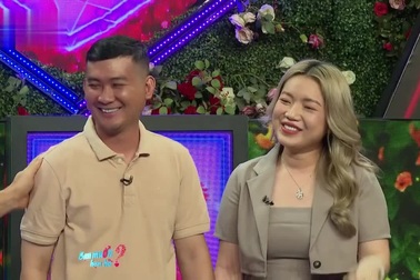 Chàng trai Đồng Tháp hôn bạn gái sai vị trí liền bị MC "nhắc nhở"