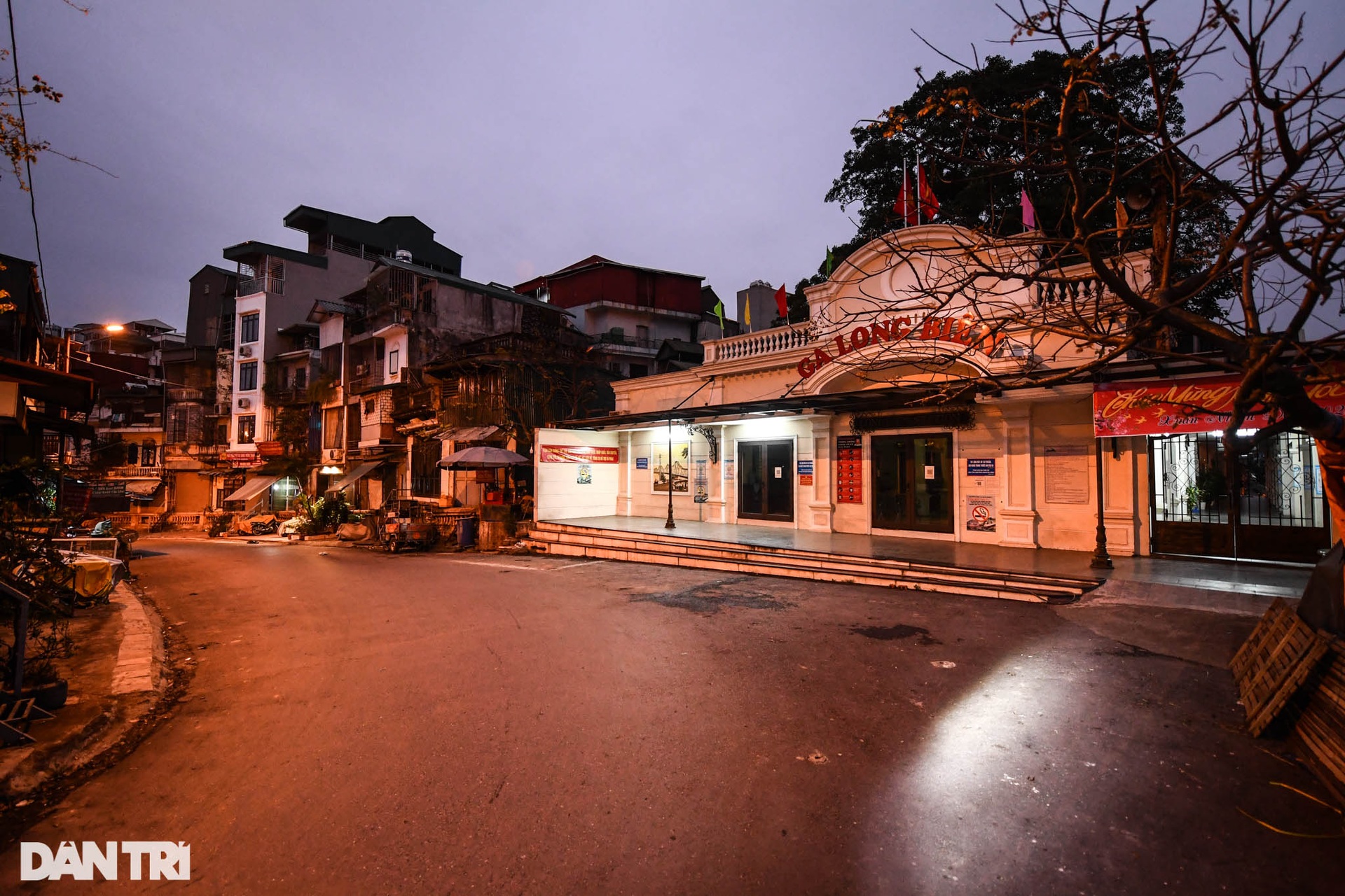 Hà Nội tĩnh mịch, vắng vẻ trong buổi sáng mùng 1 Tết - 2 Hà Nội tĩnh mịch, vắng vẻ trong buổi sáng mùng 1 Tết - 2