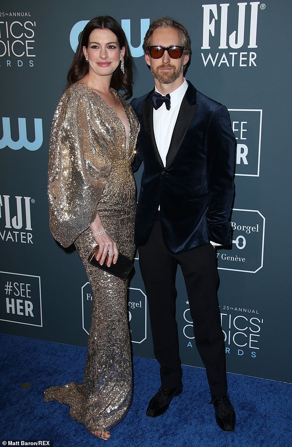 Anne Hathaway diện váy xẻ gợi cảm tái xuất sau khi sinh con thứ 2 - 6 Anne Hathaway diện váy xẻ gợi cảm tái xuất sau khi sinh con thứ 2 - 6