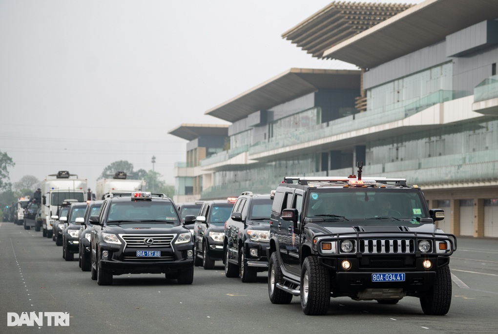 Xe bọc thép chống bạo loạn diễu hành tại lễ kỷ niệm của lực lượng CSCĐ - 2 Xe bọc thép chống bạo loạn diễu hành tại lễ kỷ niệm của lực lượng CSCĐ - 2