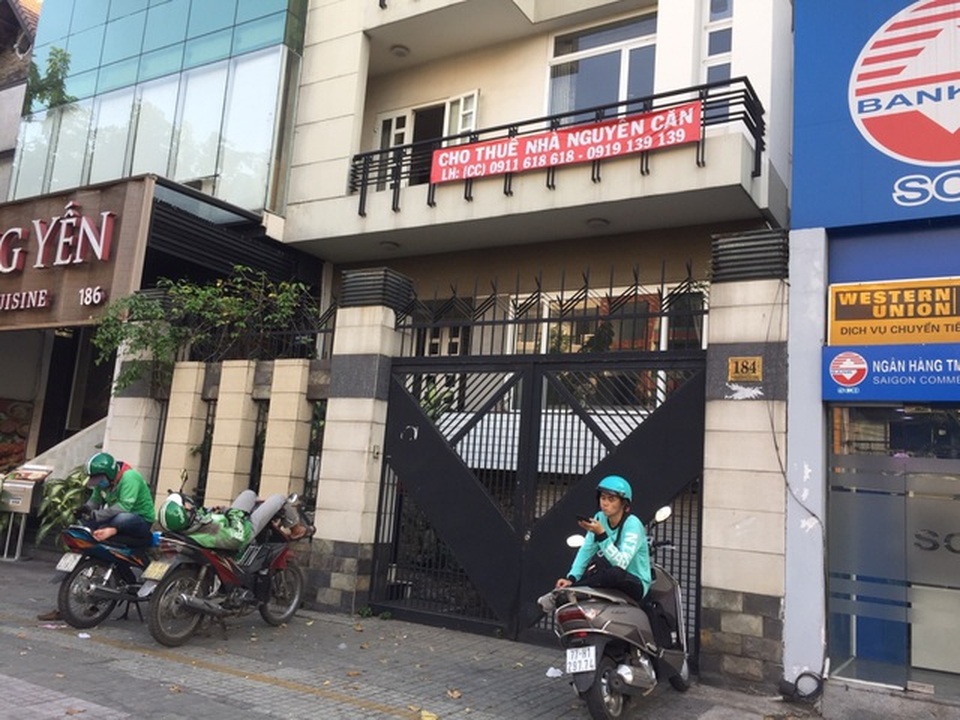 Nhà phố giá vài trăm triệu đồng mỗi m2, lo ế không ai mua thời Covid - 19 - 1 Nhà phố giá vài trăm triệu đồng mỗi m2, lo ế không ai mua thời Covid - 19 - 1