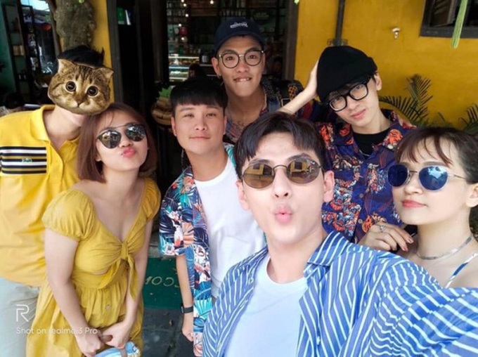 Vị hôn phu trong giấy đăng ký kết hôn với Văn Mai Hương là ai? - Ảnh 2. Vị hôn phu trong giấy đăng ký kết hôn với Văn Mai Hương là ai? - Ảnh 2.