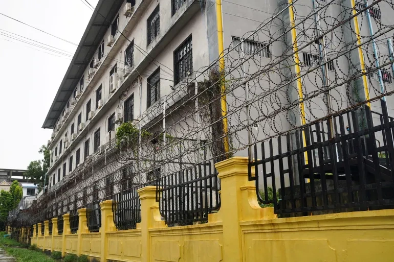Campuchia bắt giữ hơn 1.000 nghi phạm, phá mạng lưới lừa đảo quy mô lớn - 1