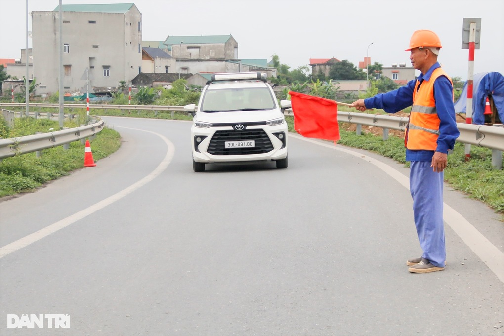 Công nhân xuyên lễ thi công các công trình trọng điểm quốc gia - 4 Công nhân xuyên lễ thi công các công trình trọng điểm quốc gia - 4
