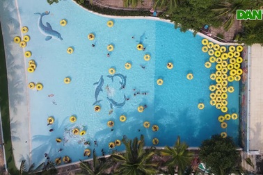 Cảnh hiu hắt ở Công viên nước Hồ Tây ngày nghỉ lễ Quốc khánh