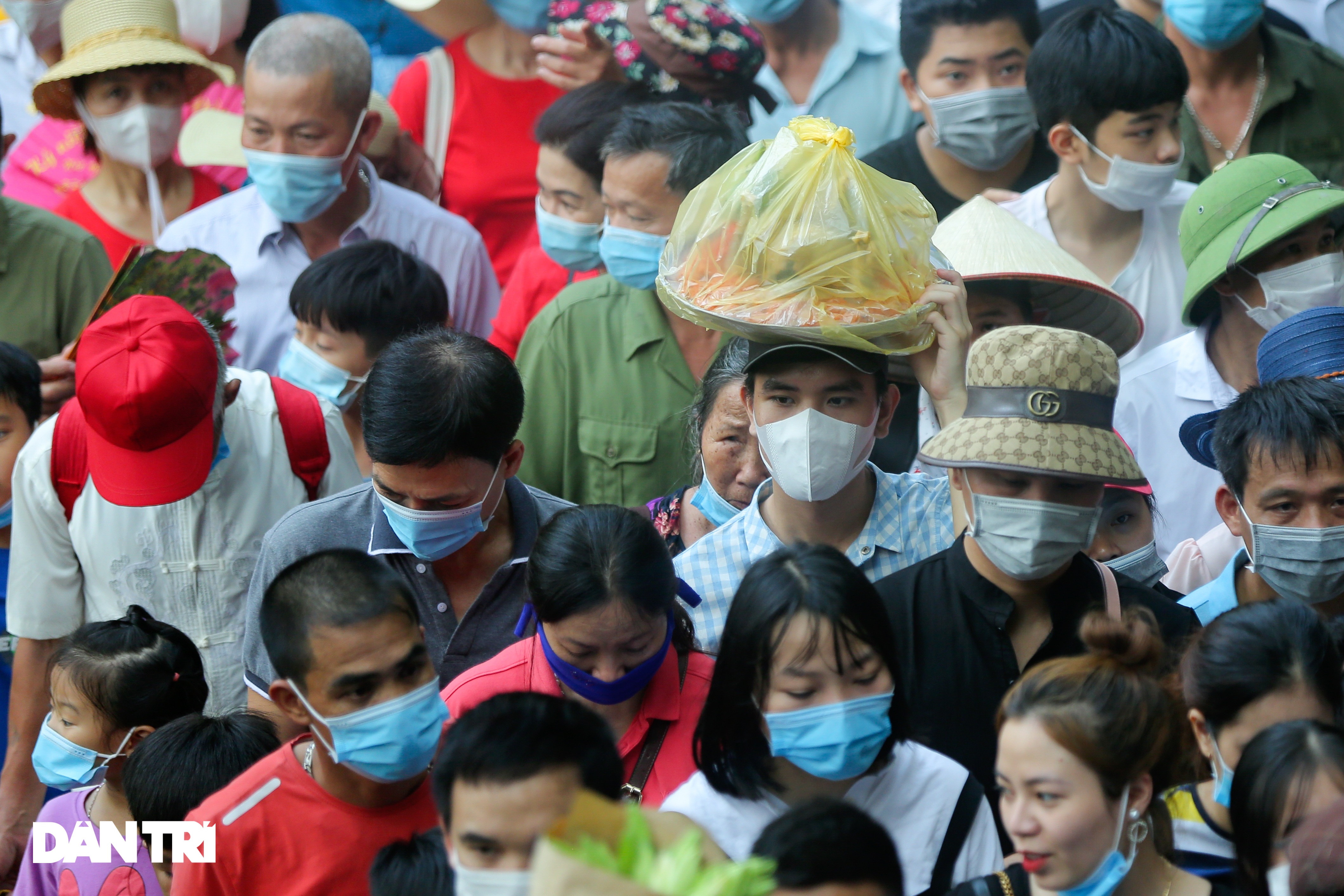 Biển người đổ về lễ hội Đền Hùng trong ngày Quốc Giỗ - 6 Biển người đổ về lễ hội Đền Hùng trong ngày Quốc Giỗ - 6