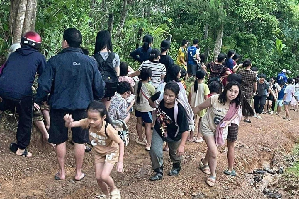 Đại diện nhà máy thủy điện Bản Vẽ nói về tin đồn vỡ đập - 1 Đại diện nhà máy thủy điện Bản Vẽ nói về tin đồn vỡ đập - 1
