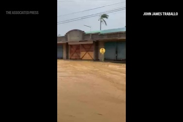 Siêu bão Phượng Hoàng đổ bộ Philippines