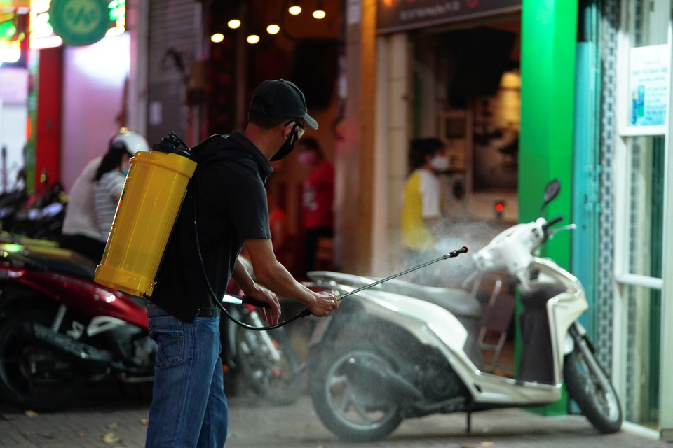 Hình ảnh những hàng quán tê liệt vì dịch bệnh - 10 Hình ảnh những hàng quán tê liệt vì dịch bệnh - 10