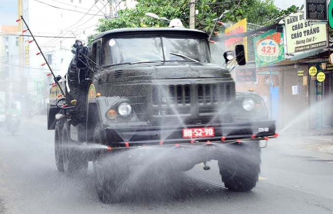 Hôm nay, TP.HCM triển khai phun khử khuẩn quy mô toàn thành phố trong 7 ngày - Ảnh 2.