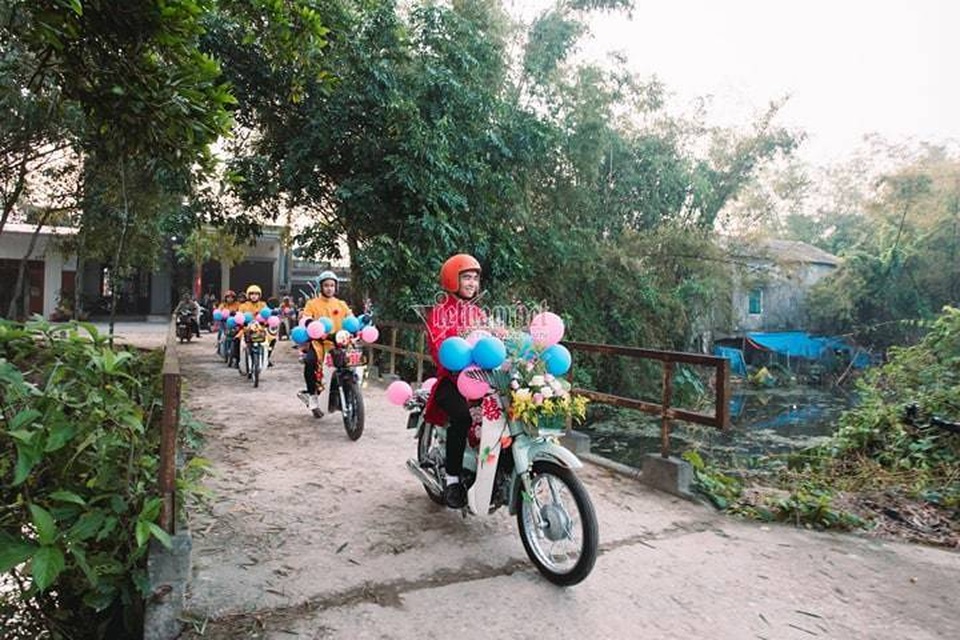 Chàng trai Quảng Trị đón dâu bằng loạt Honda Super Cub cũ cực chất - 6 Chàng trai Quảng Trị đón dâu bằng loạt Honda Super Cub cũ cực chất - 6