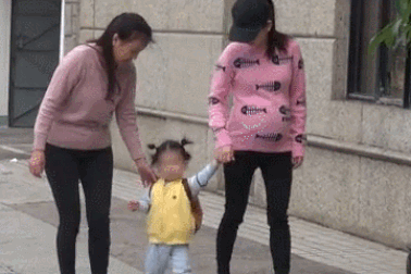 "Bà xã" Quách Phú Thành mang bầu 7 tháng nhưng vẫn thon gọn