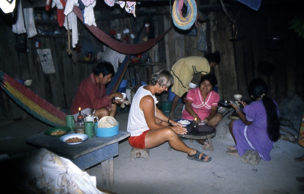 Cuộc sống ở ngôi làng không có điện lưới, tách biệt thế giới hiện đại - 3 Cuộc sống ở ngôi làng không có điện lưới, tách biệt thế giới hiện đại - 3
