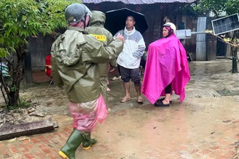 Vụ quả đồi đổ ập giữa trời nắng: Di dời thêm hàng trăm người dân