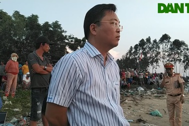 Tìm kiếm các nạn nhân mất tích trong vụ lật ghe