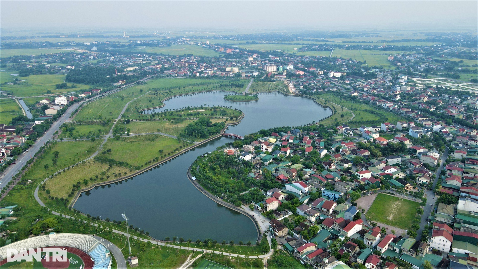 Cá chết hàng loạt nổi trắng ở hồ điều hòa lớn nhất thành phố Hà Tĩnh - 11 Cá chết hàng loạt nổi trắng ở hồ điều hòa lớn nhất thành phố Hà Tĩnh - 11