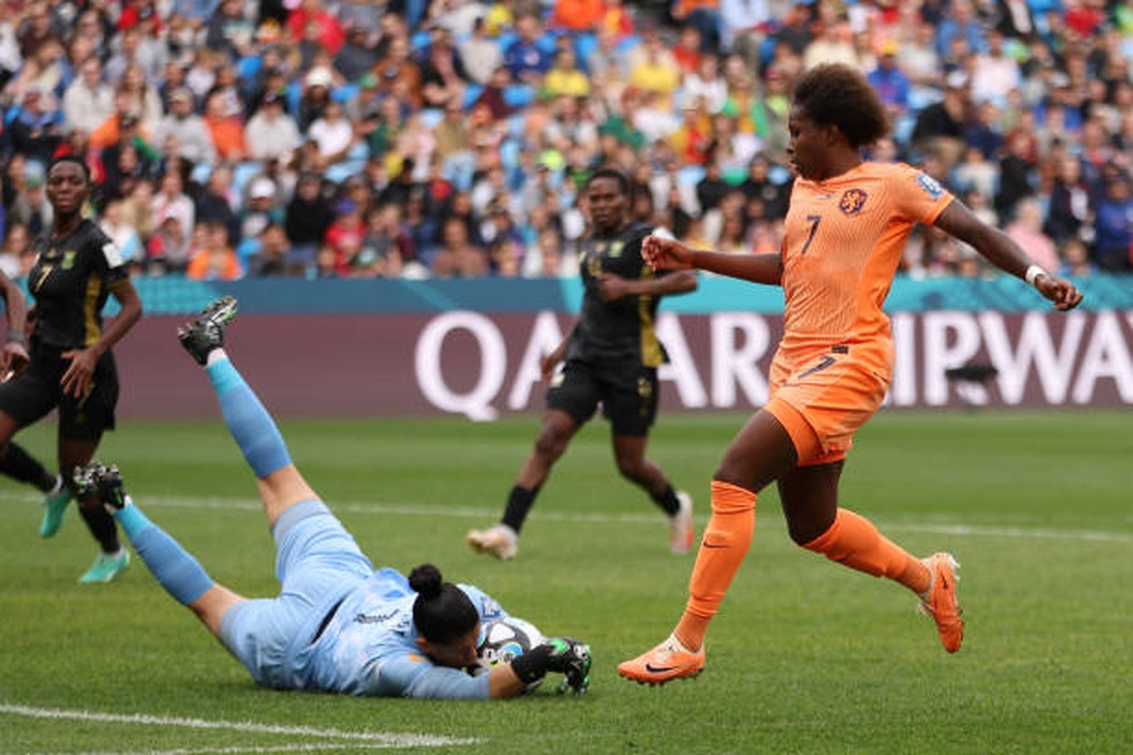 Đánh nhanh diệt gọn, Hà Lan giành vé vào tứ kết gặp Tây Ban Nha - 2 Đánh nhanh diệt gọn, Hà Lan giành vé vào tứ kết gặp Tây Ban Nha - 2