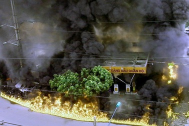 Vụ cháy cây xăng gần viện 108: "Lửa bốc lên từ gần lò than"