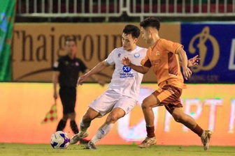 Hà Nội FC của HLV Harry Kewell bất ngờ bại trận, HAGL hoà CLB Nam Định