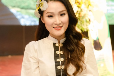 Á quân Sao Mai Lê Nhung hát về người lính biên phòng