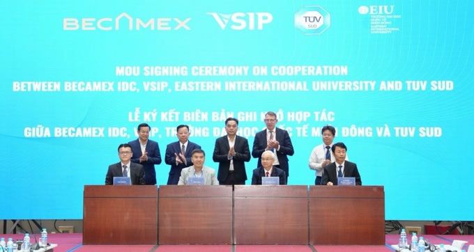 Becamex IDC, TÜV SÜD Asia Pacific Pte. Ltd, VSIP và EIU đã tiến hành ký kết Biên bản ghi nhớ nhằm thiết lập mối quan hệ hợp tác giữa các đơn vị, qua đó đẩy nhanh quá trình áp dụng các công nghệ của công nghiệp 4.0 tại Việt Nam nói chung và tỉnh Bình Dương nói riêng.