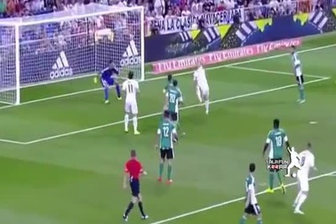 Siêu phẩm "xe đạp chổng ngược" của James Rodriguez