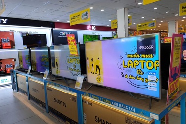 Cao điểm mùa sắm Tết, TV cao cấp giảm cả chục triệu đồng
