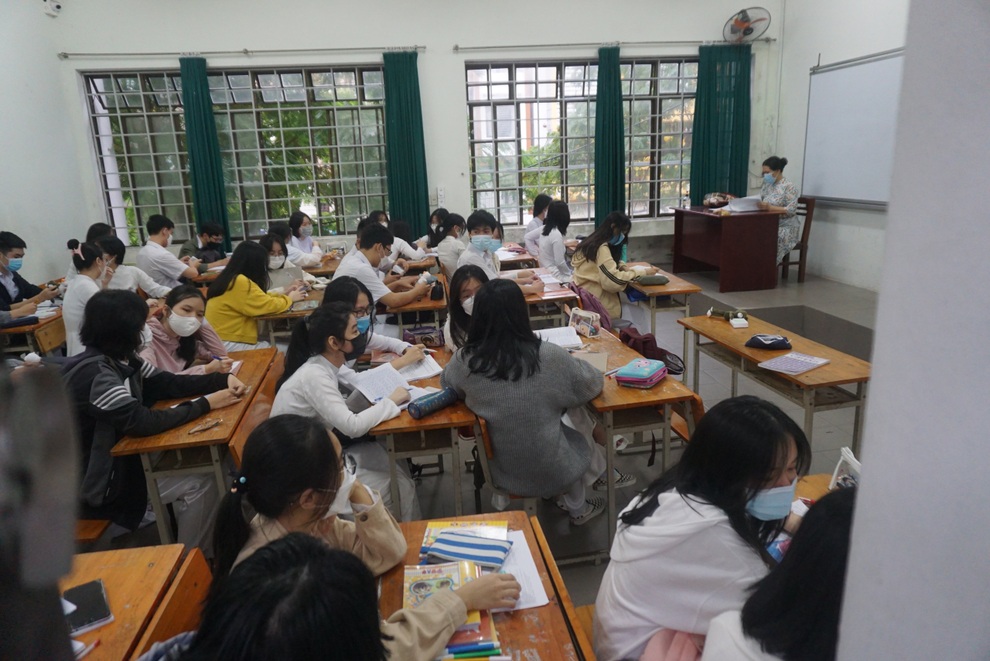 Thành phố Đà Nẵng có nhiều ca cộng đồng, kế hoạch đi học lại có quay đầu? - 2 Thành phố Đà Nẵng có nhiều ca cộng đồng, kế hoạch đi học lại có quay đầu? - 2