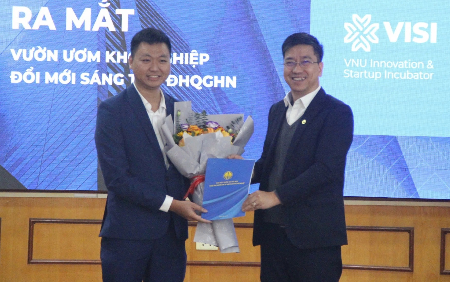 ĐHQG Hà Nội ra mắt Vườn ươm khởi nghiệp đổi mới sáng tạo - 2 ĐHQG Hà Nội ra mắt Vườn ươm khởi nghiệp đổi mới sáng tạo - 2
