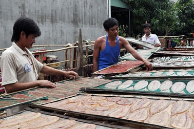 Về An Giang thưởng thức đặc sản khô rắn