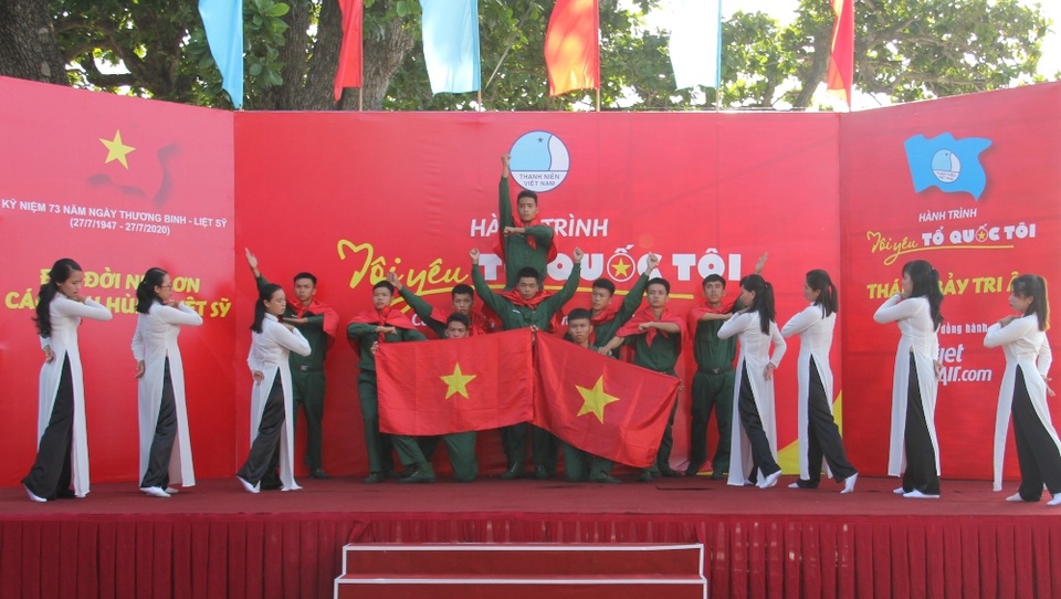 Hội Liên hiệp Thanh niên tri ân gia đình thương binh, liệt sĩ tại Côn Đảo - 1 Hội Liên hiệp Thanh niên tri ân gia đình thương binh, liệt sĩ tại Côn Đảo - 1