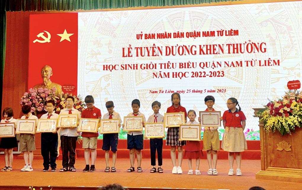 Thi lớp 1 phải đọc thơ và cộng trừ: Chỉ đánh giá năng lực IQ của trẻ! - 1 Thi lớp 1 phải đọc thơ và cộng trừ: Chỉ đánh giá năng lực IQ của trẻ! - 1