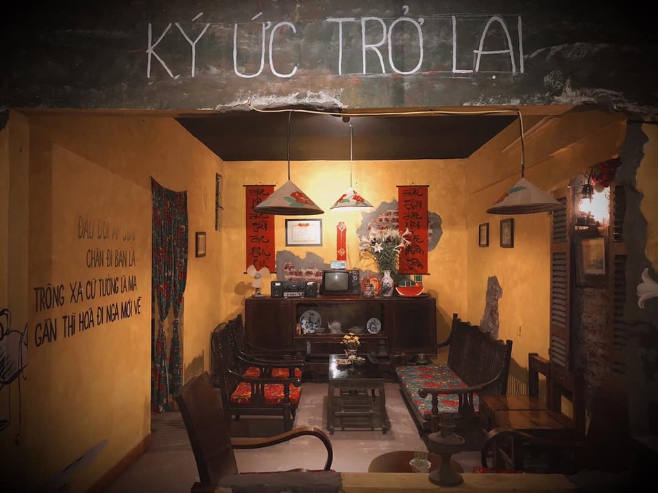 Vợ chồng 7X mở quán cà phê ở khu tập thể, tái hiện ký ức về thời bao cấp - 3