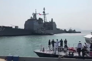 Lễ đón tàu sân bay USS Carl Vinson cùng hơn 6.000 thủy thủ đoàn